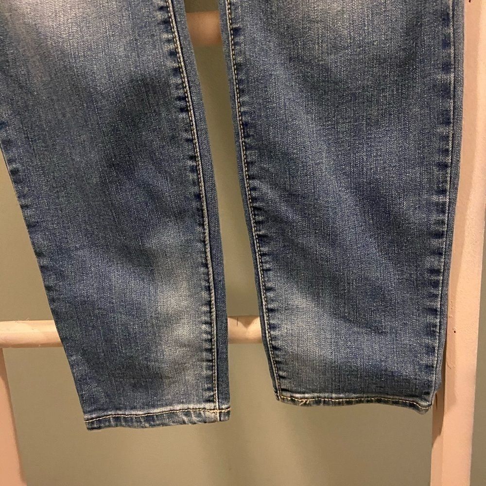 💝 3/$75 Miracle Divine Skinny Jeans - Picture 4 of 7